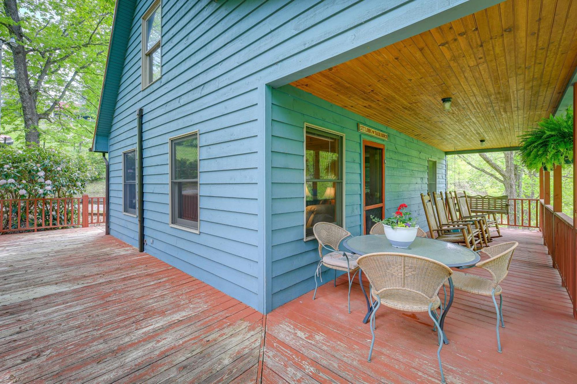 Quaint Blue Ridge Cabin Rental With On-Site Stream! Sparta Exterior photo