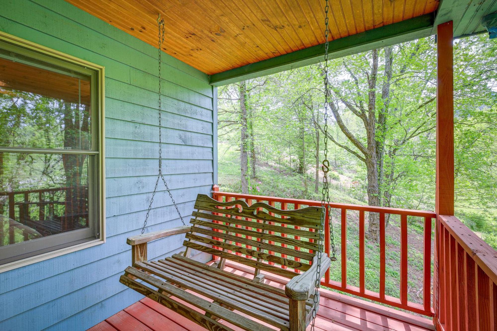 Quaint Blue Ridge Cabin Rental With On-Site Stream! Sparta Exterior photo