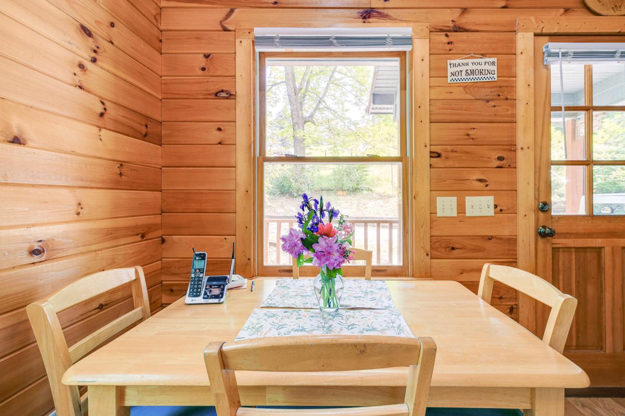 Quaint Blue Ridge Cabin Rental With On-Site Stream! Sparta Exterior photo