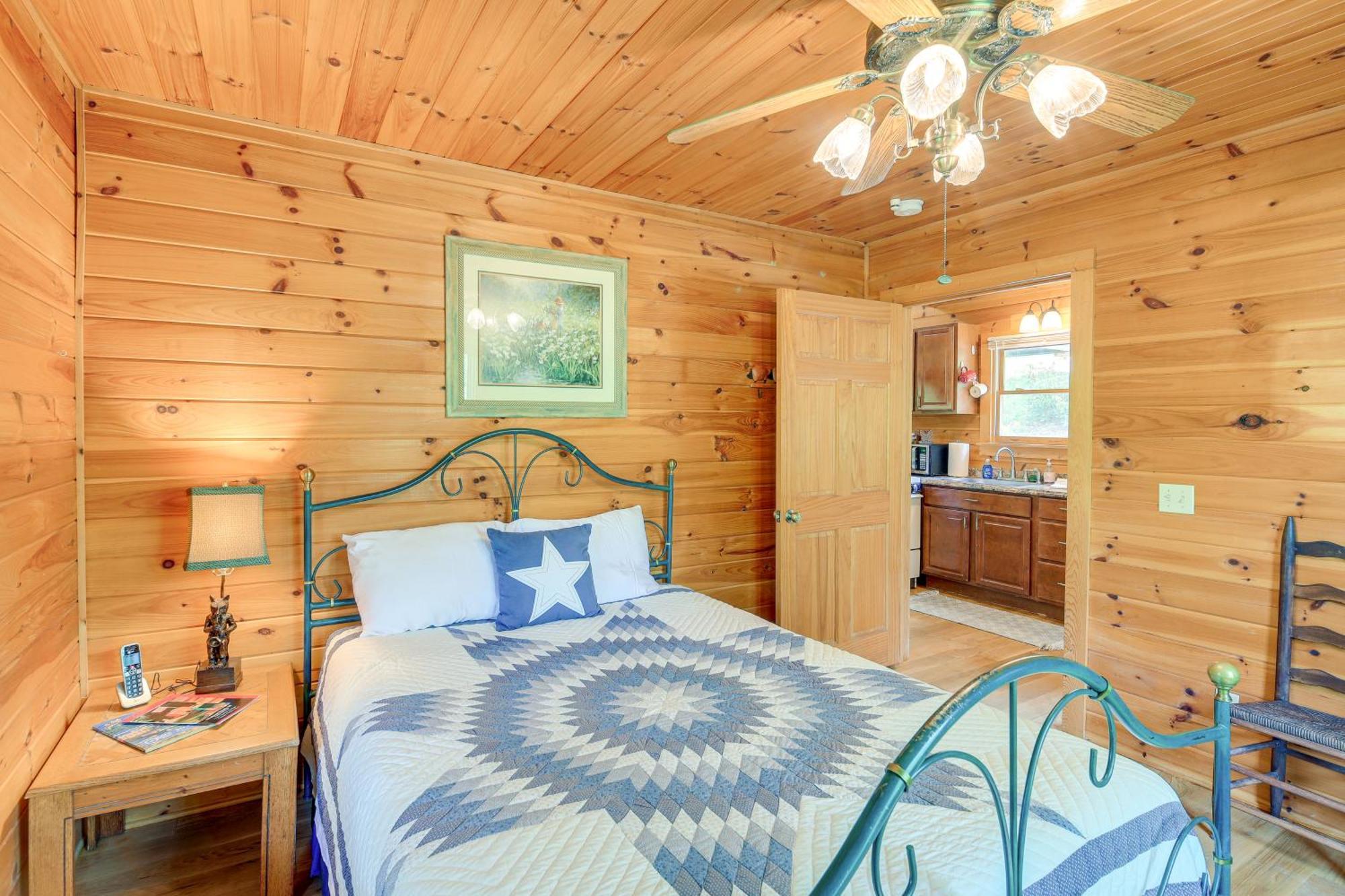 Quaint Blue Ridge Cabin Rental With On-Site Stream! Sparta Exterior photo