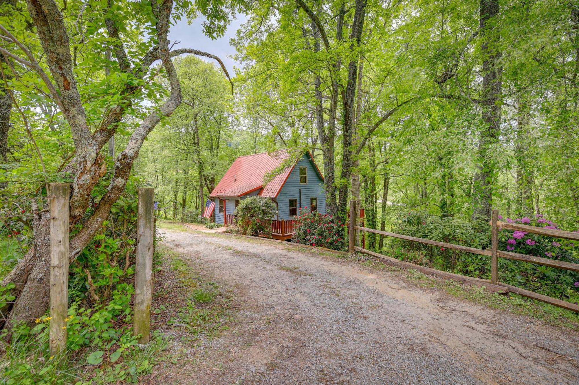 Quaint Blue Ridge Cabin Rental With On-Site Stream! Sparta Exterior photo