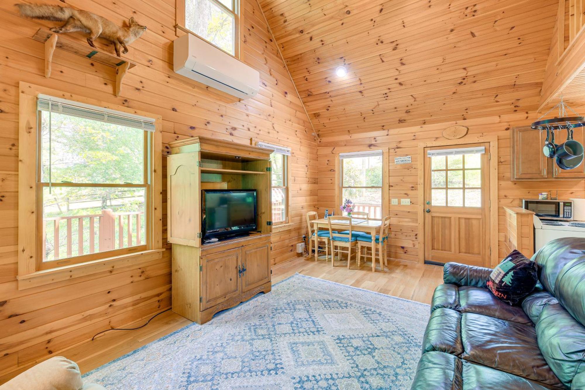 Quaint Blue Ridge Cabin Rental With On-Site Stream! Sparta Exterior photo